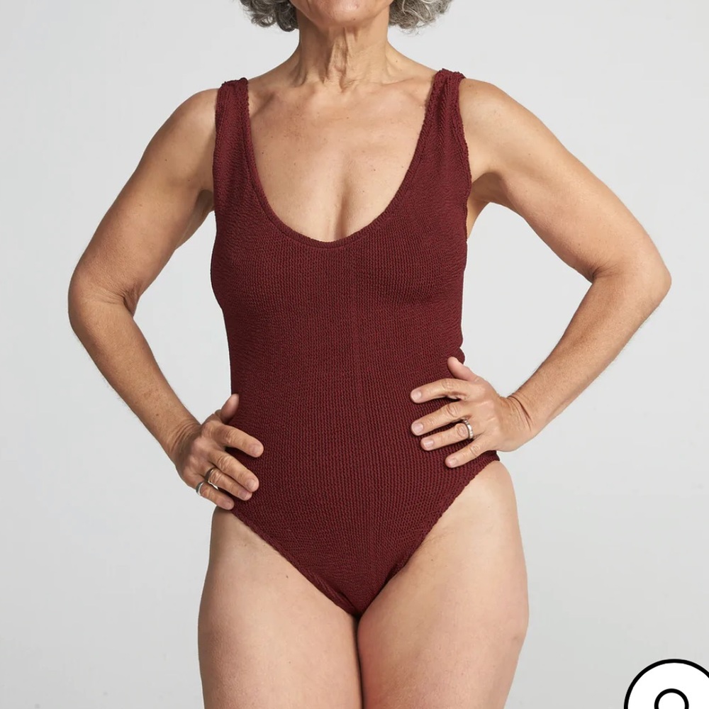 Youswim Eva one piece swimsuit in Garnet SMALL DEFECT